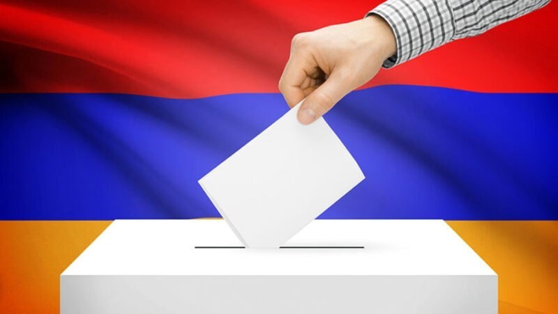 Явка избирателей в Армении к 17:00 составила 48,92%