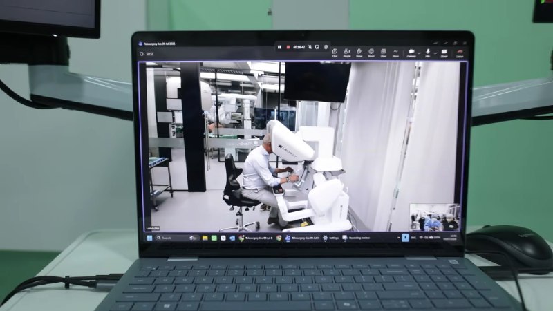 В Ереване провели первую дистанционную роботизированную операцию с участием хирурга из Бельгии