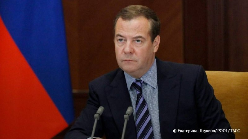 Медведев: Запад вмешивался в выборы в Армении, поставив госаппарат на ручное управление